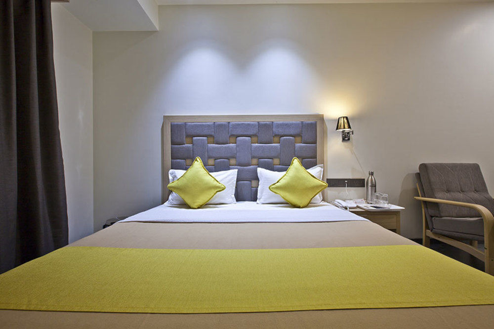 Hotel Sifat International Súrat Exteriér fotografie